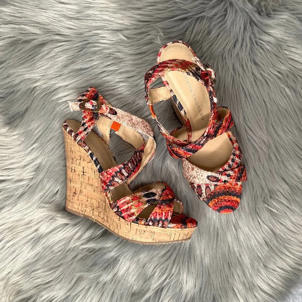 EUC Chinese Laundry Wedges Z-Mandisa 8.5